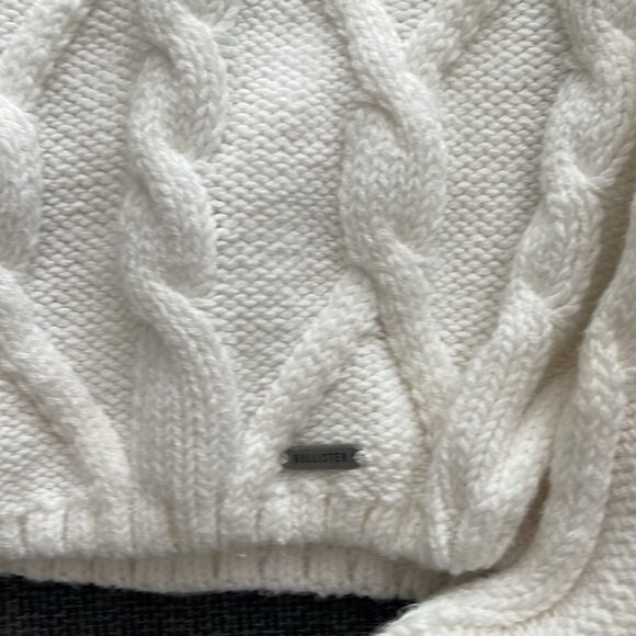 Hollister turtleneck sweater - Picture 2 of 3